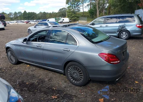 2015 Mercedes-Benz C 300 Luxury 4Matic из США, поврежденный, VIN 55SWF4KB0FU076731